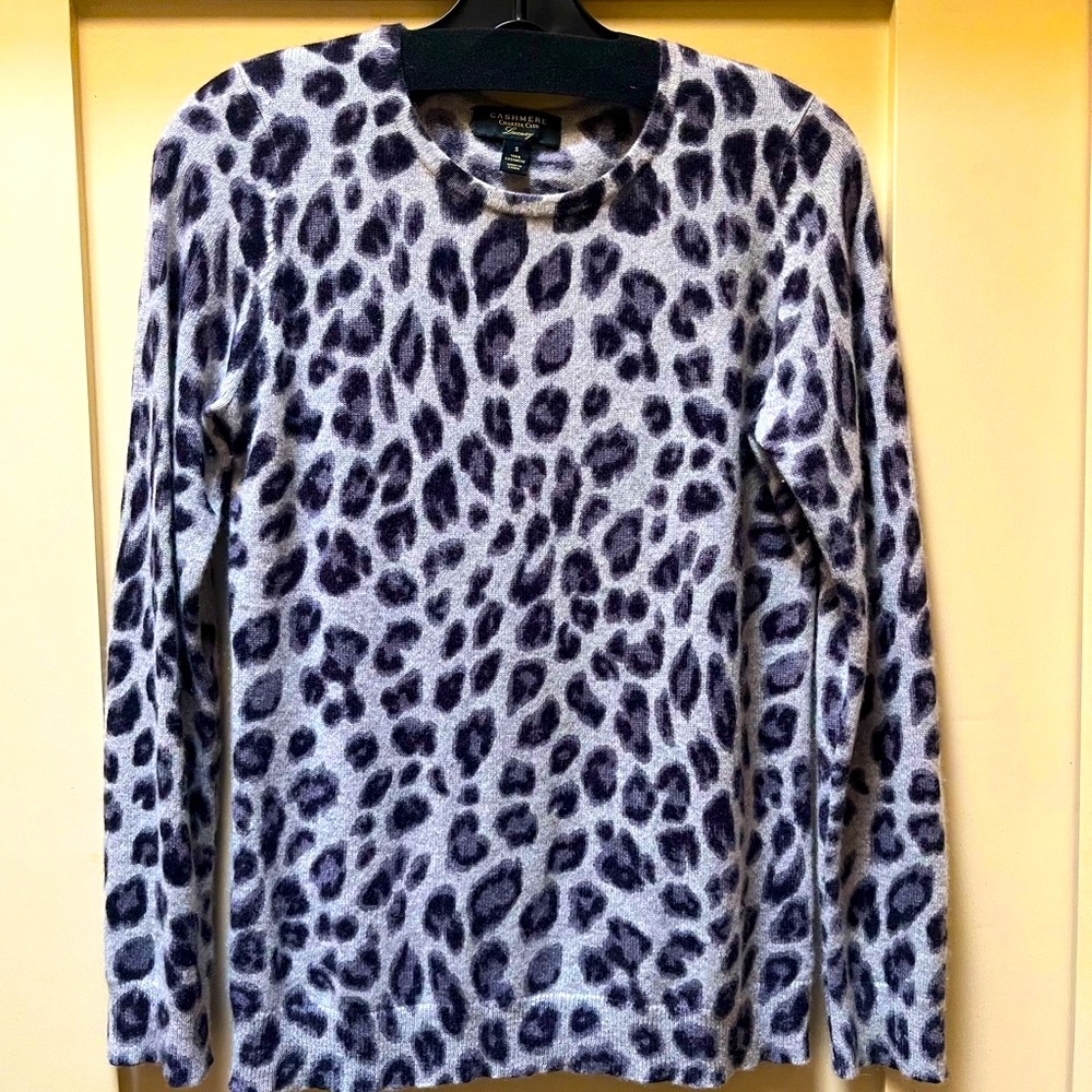 Grey leopard cashmere sweater